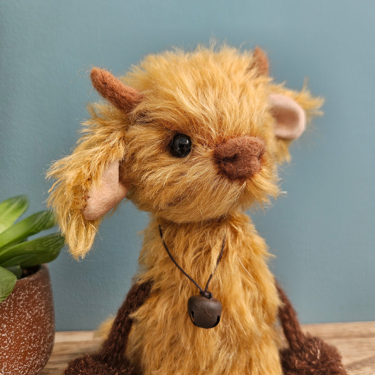 Highland Cow Shelf Sitter #1